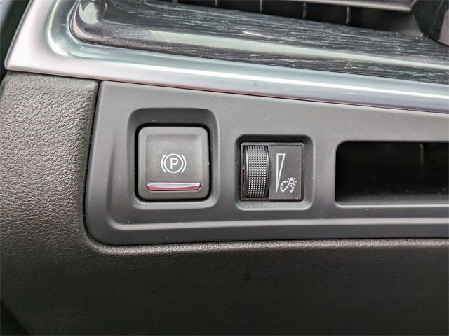 Certified 2025 Cadillac XT5 Premium Luxury image 25