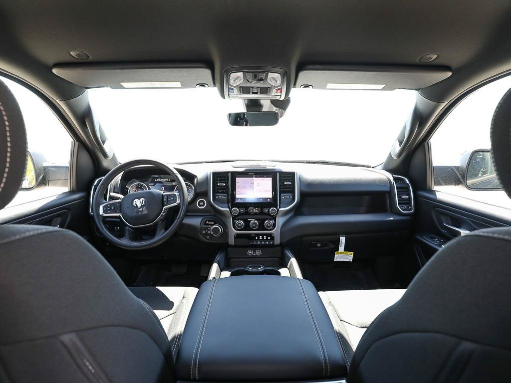 New 2026 RAM 1500 Express AWD/4WD image 23
