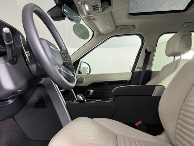 Used 2025 Land Rover Discovery S AWD/4WD image 34