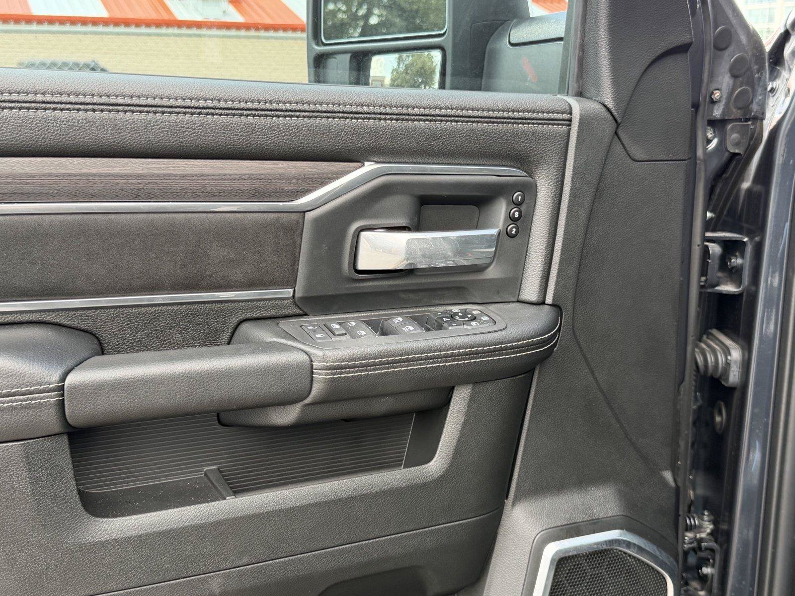 Used 2025 RAM 2500 Laramie AWD/4WD image 13