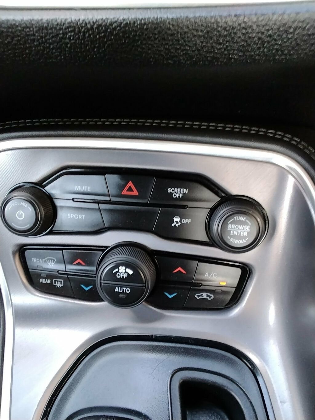 Used 2019 Dodge Challenger SXT RWD image 22