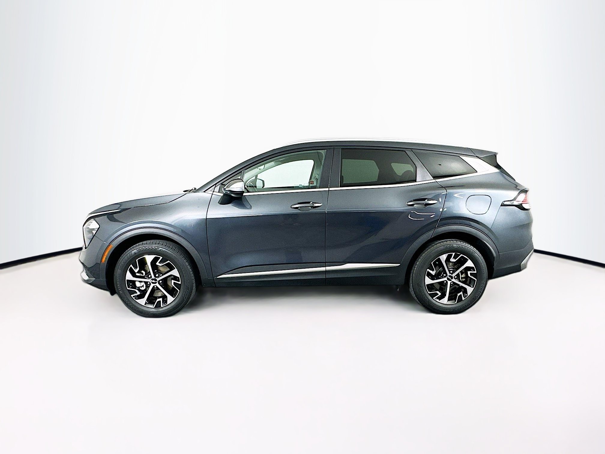 Used 2023 Kia Sportage EX AWD/4WD image 4