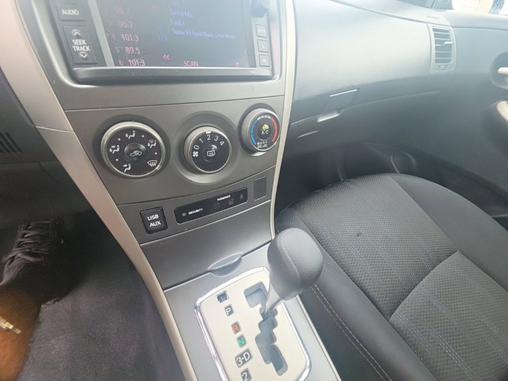 Used 2013 Toyota Corolla S FWD image 19