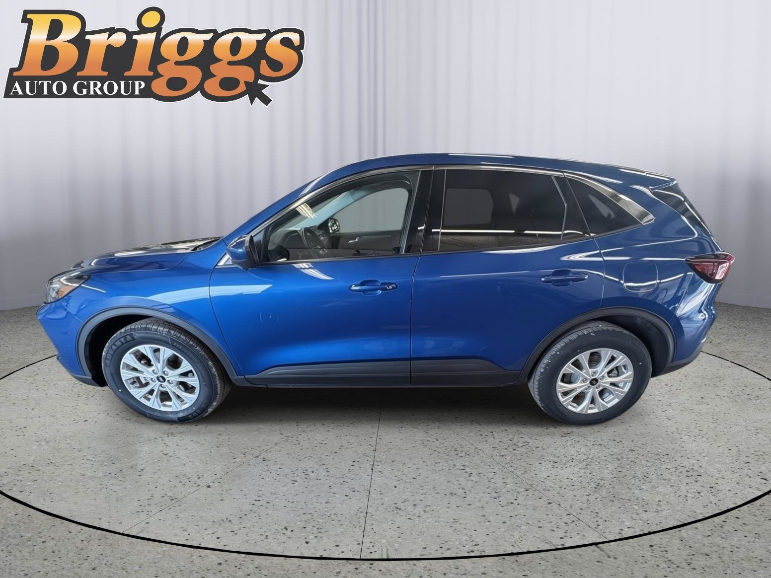 Used 2023 Ford Escape Active w/ Tech Pack #2 AWD/4WD image 11