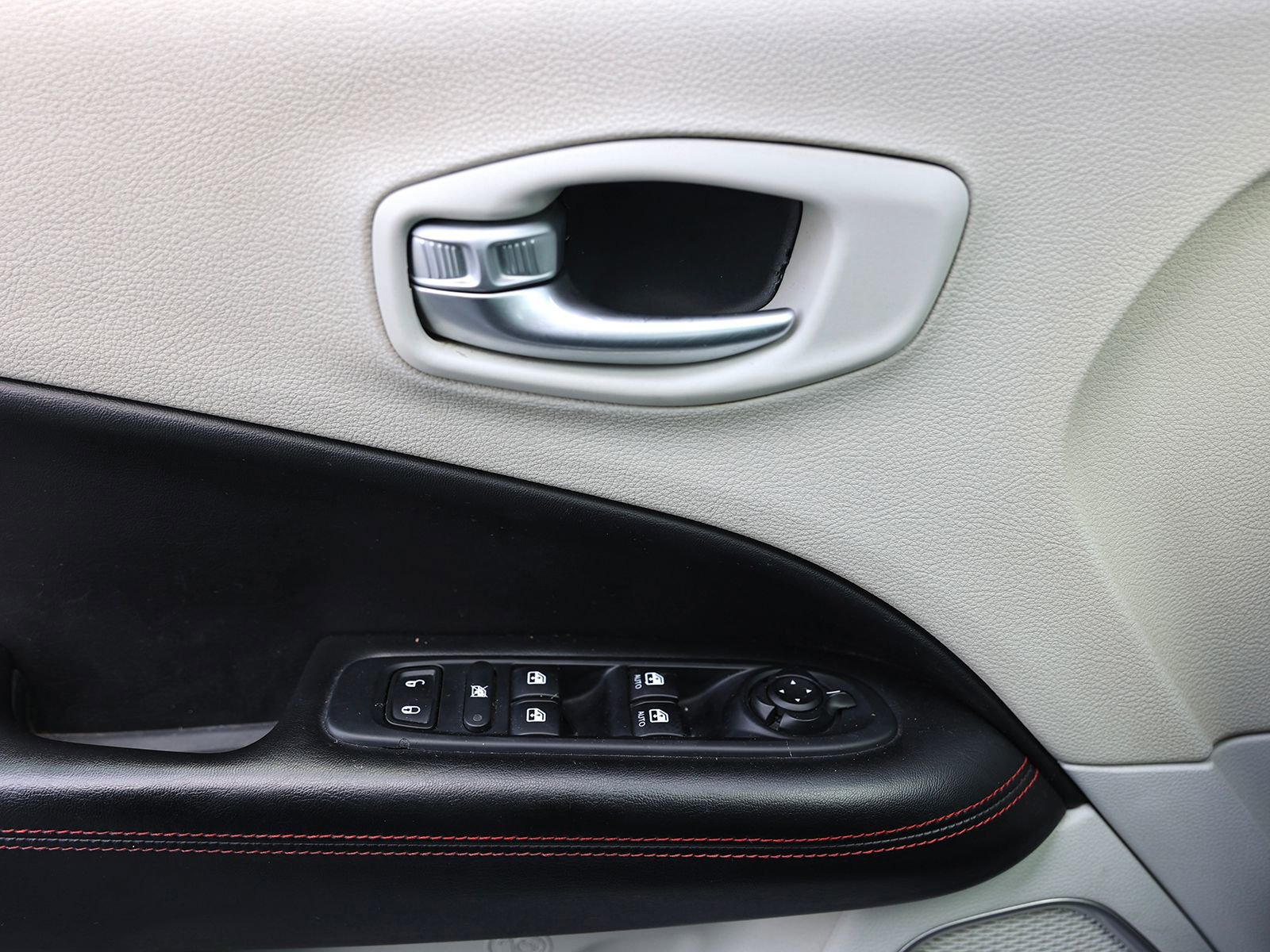 Used 2021 Jeep Compass Limited image 36