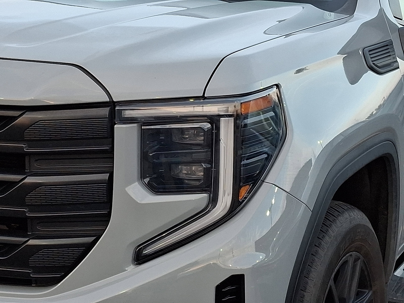 Used 2024 GMC Sierra 1500 Pro w/ Graphite Edition image 6