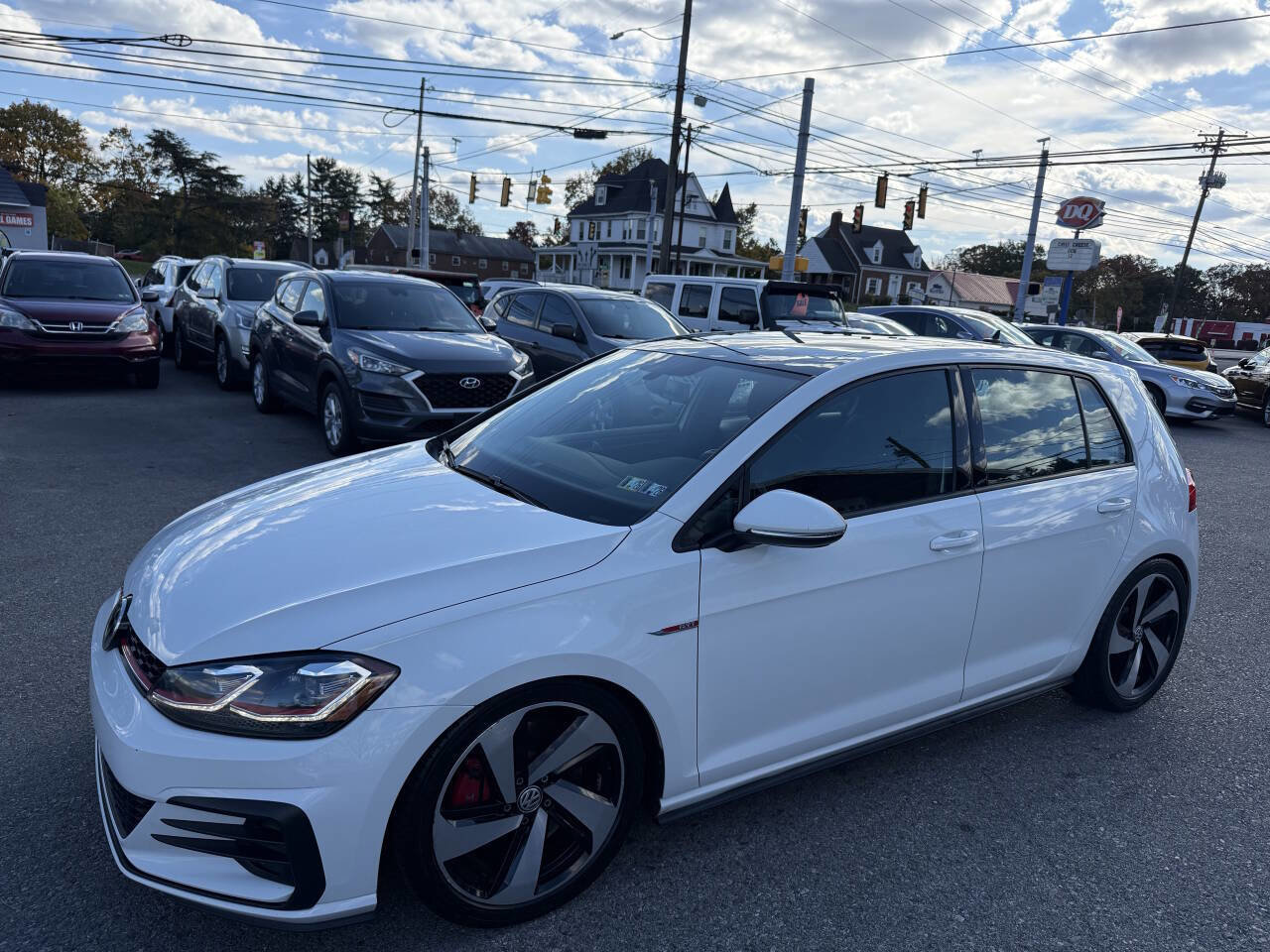 Used 2018 Volkswagen GTI SE image 1