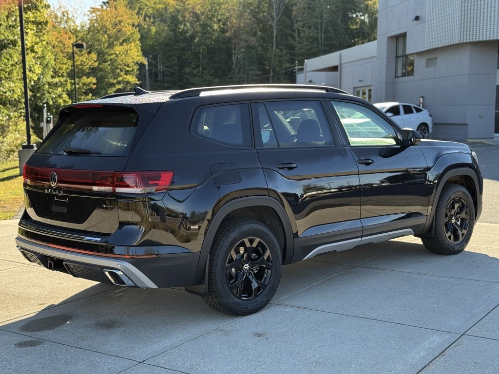 New 2025 Volkswagen Atlas Peak Edition SE image 8