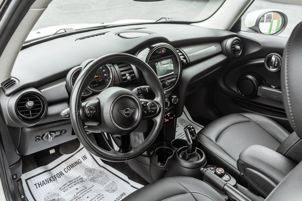 Used 2020 MINI Cooper 2-Door Hardtop image 7