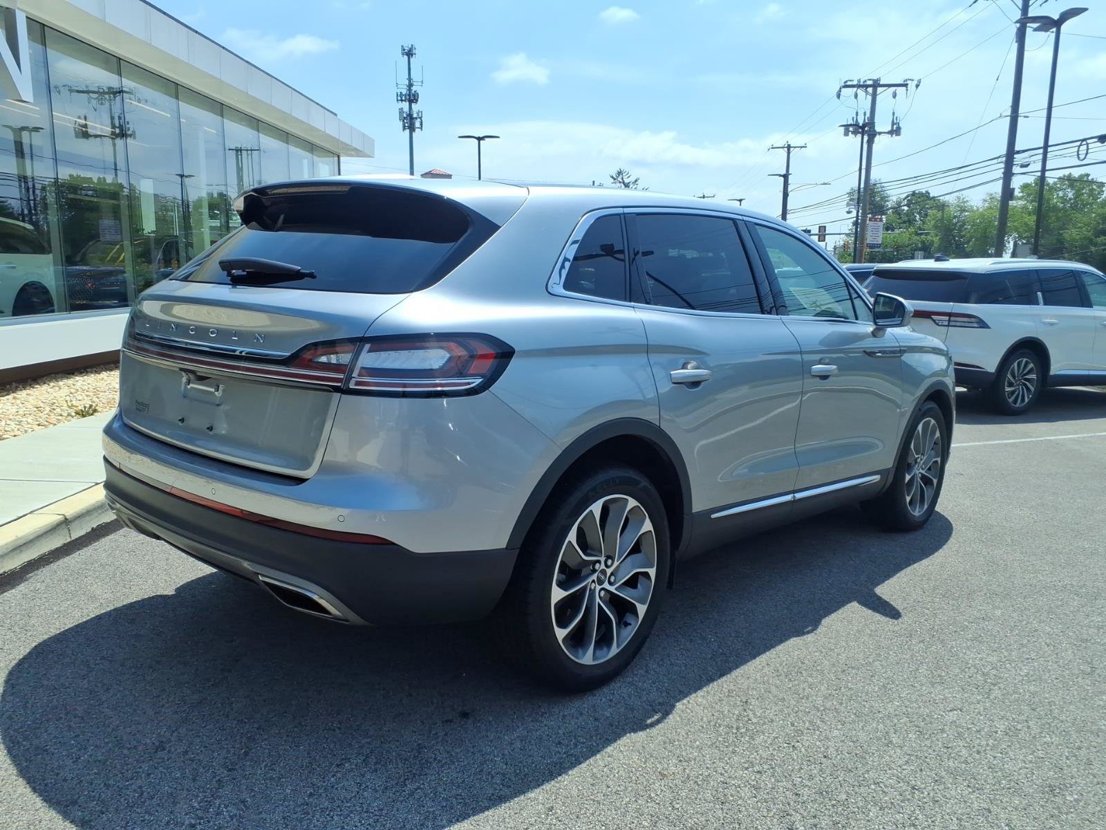 Certified 2022 Lincoln Nautilus Reserve AWD/4WD image 2
