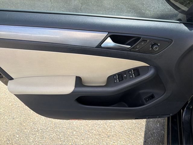 Used 2015 Volkswagen Jetta TDI S FWD image 18