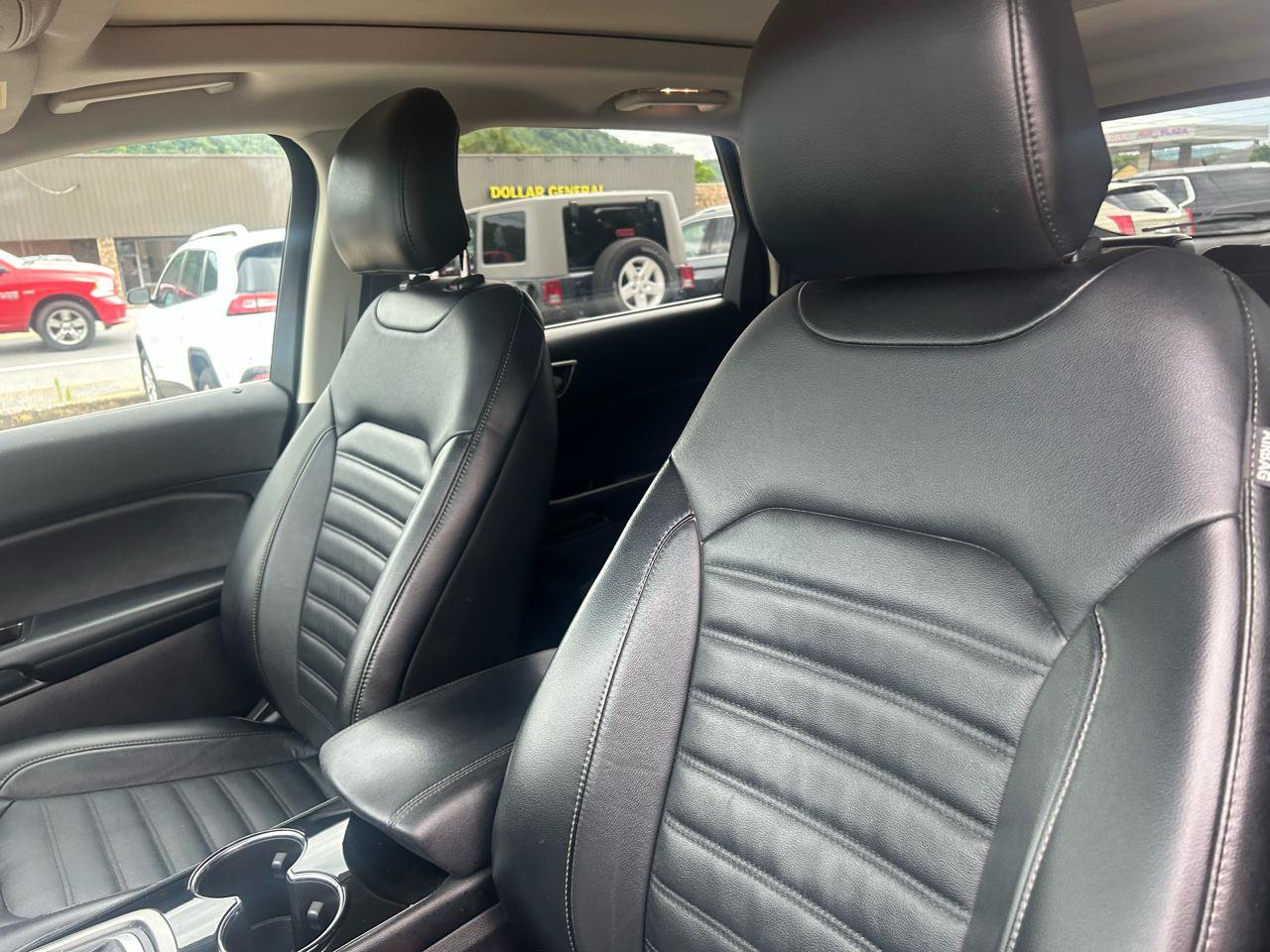 Used 2016 Ford Edge SEL w/ Equipment Group 201A AWD/4WD image 17
