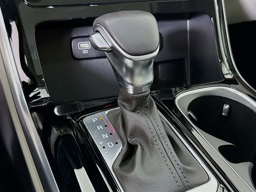 Used 2024 Kia Carnival SX Prestige image 11