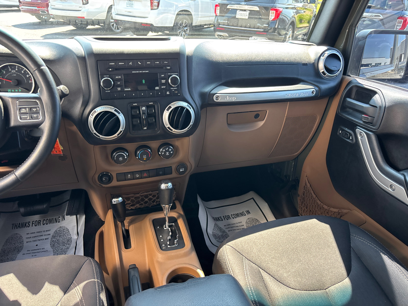 Used 2015 Jeep Wrangler Unlimited Sahara w/ Connectivity Group AWD/4WD image 26