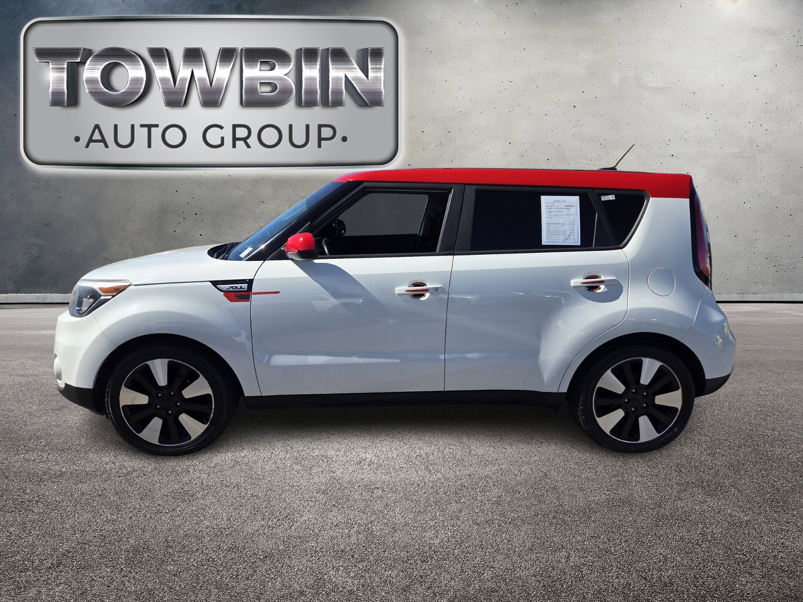 Used 2018 Kia Soul + image 2