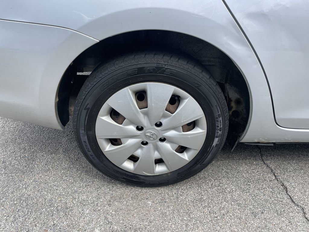 Used 2010 Toyota Yaris Sedan FWD image 12