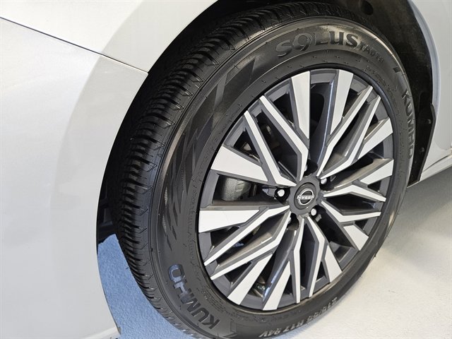 Used 2024 Nissan Altima 2.5 SV image 39