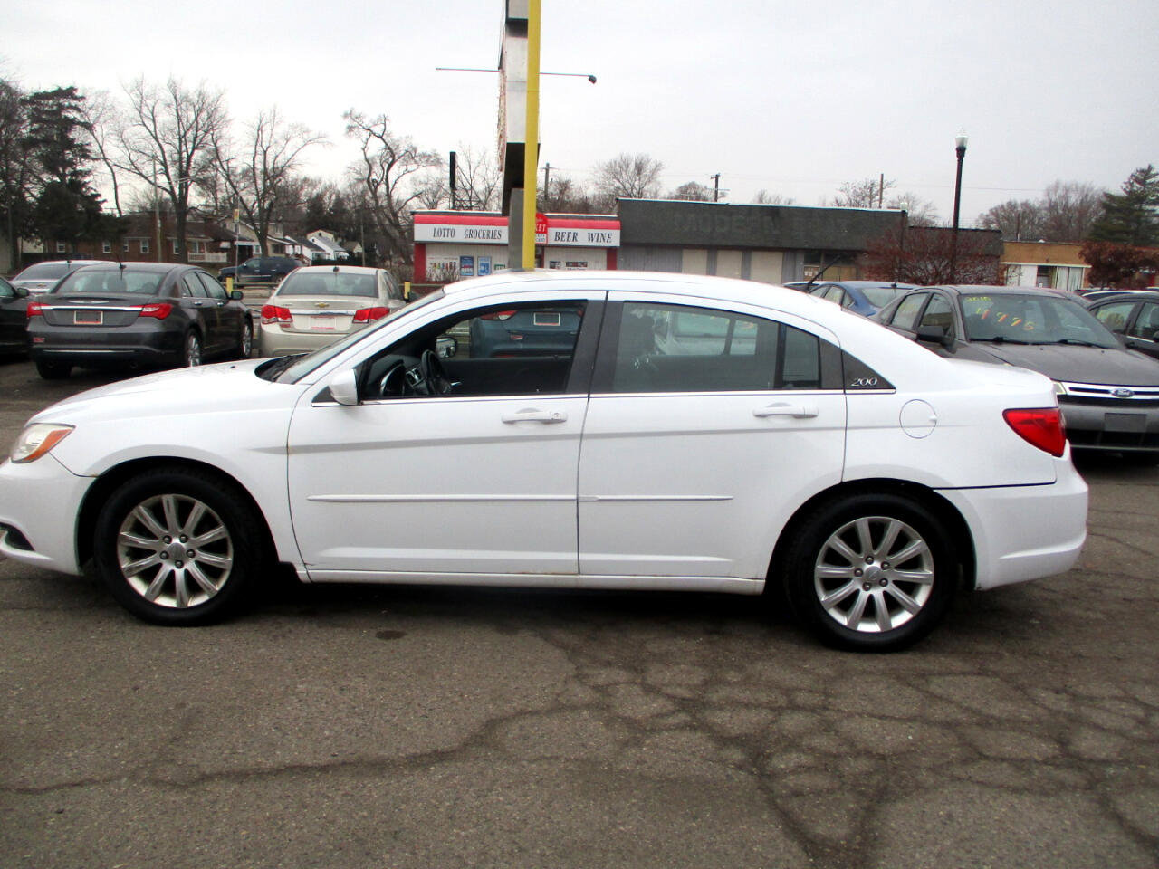 Used 2013 Chrysler 200 Touring image 4