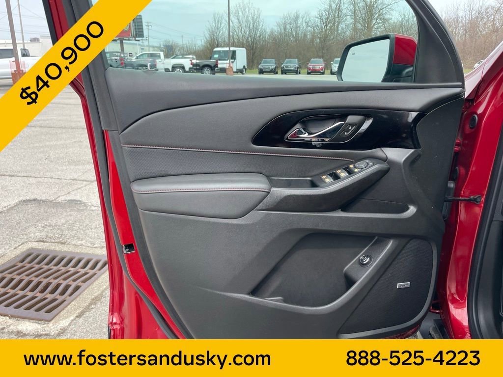Used 2023 Chevrolet Traverse RS image 18