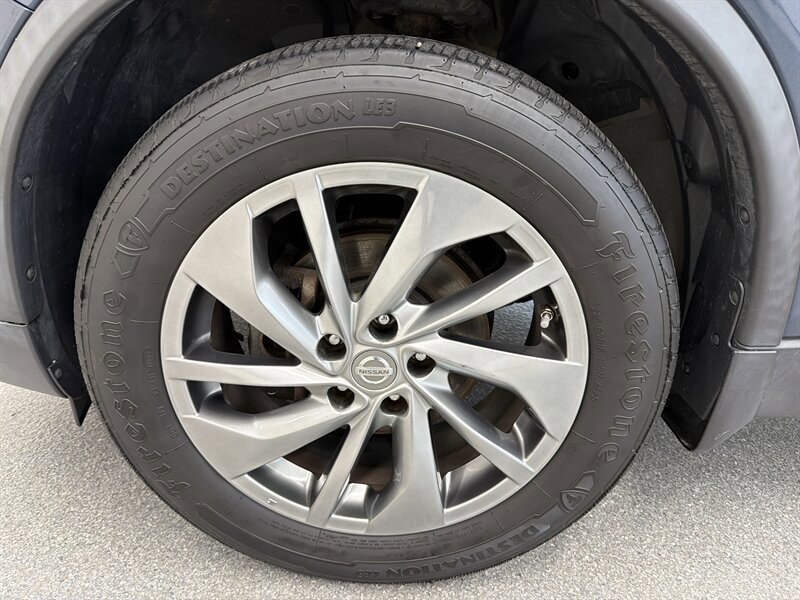 Used 2015 Nissan Rogue SL w/ SL Premium Package image 15
