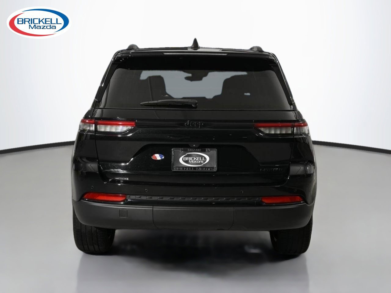 Used 2024 Jeep Grand Cherokee Limited w/ Black Appearance Package RWD image 4