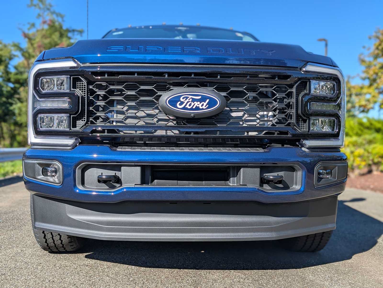 New 2027 Ford F350 XLT w/ XLT Premium Package AWD/4WD image 2