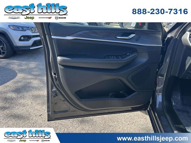Certified 2023 Jeep Grand Cherokee Limited AWD/4WD image 19