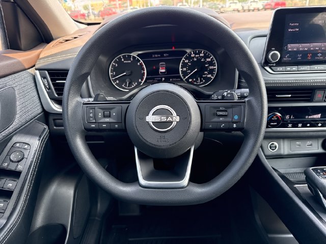 Certified 2023 Nissan Rogue SV FWD image 15