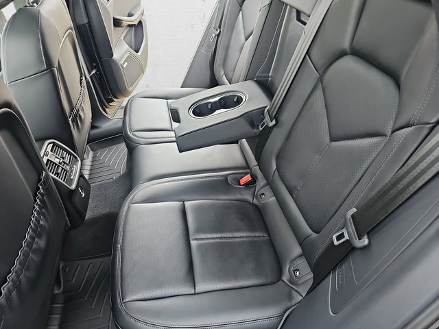 Used 2024 Porsche Macan image 14