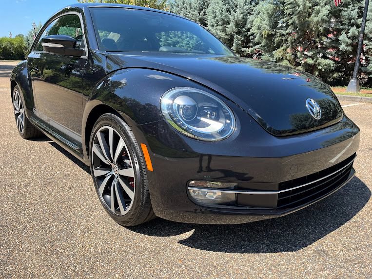 Used 2013 Volkswagen Beetle 2.0T FWD image 28