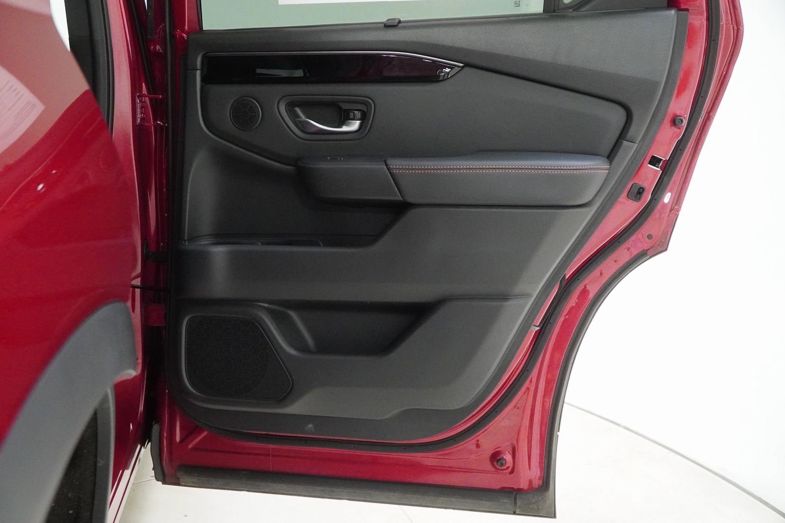 Certified 2025 Honda Pilot TrailSport image 37