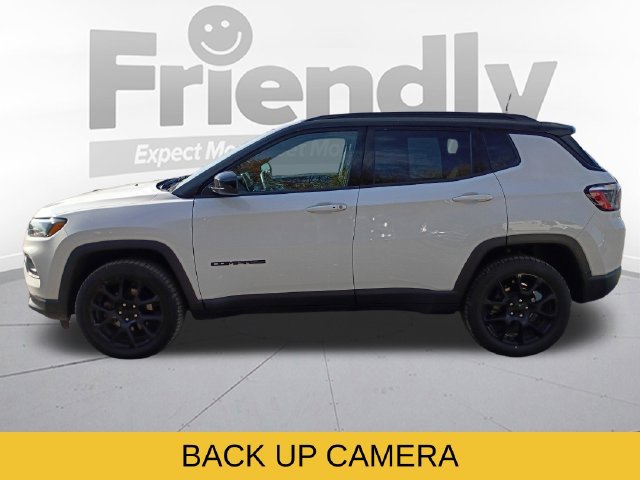 Used 2022 Jeep Compass Latitude w/ Convenience Group AWD/4WD image 8