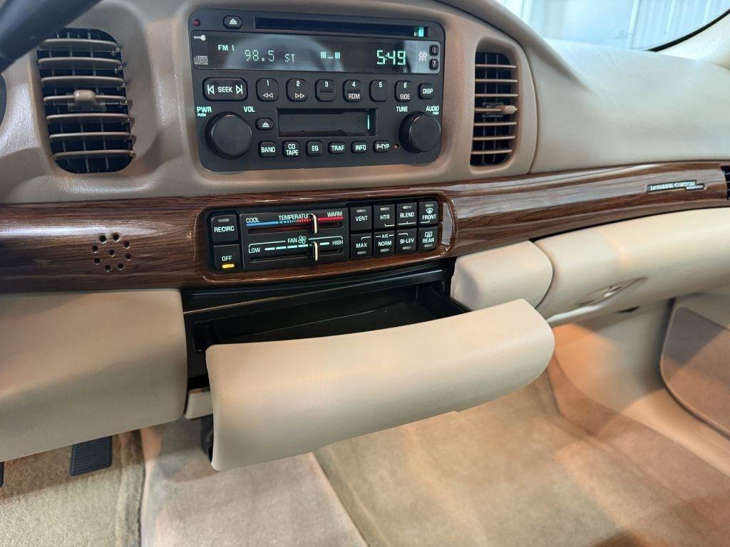 Used 2005 Buick Le Sabre Custom image 34