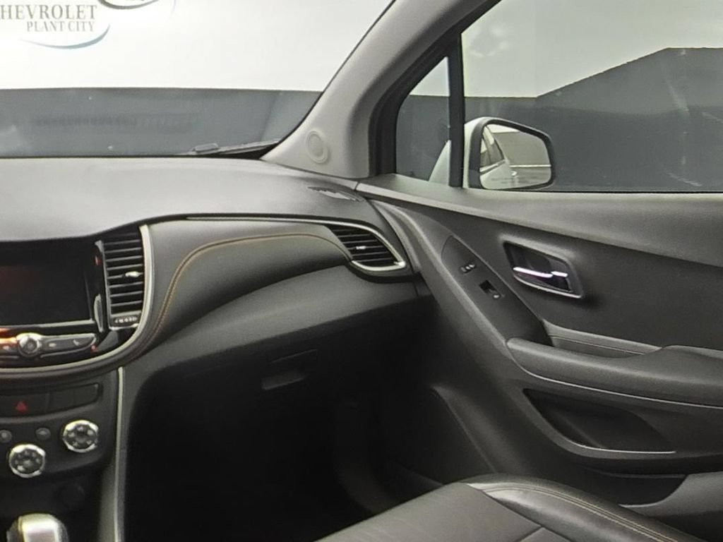 Used 2020 Chevrolet Trax LT w/ Driver Confidence Package FWD image 15