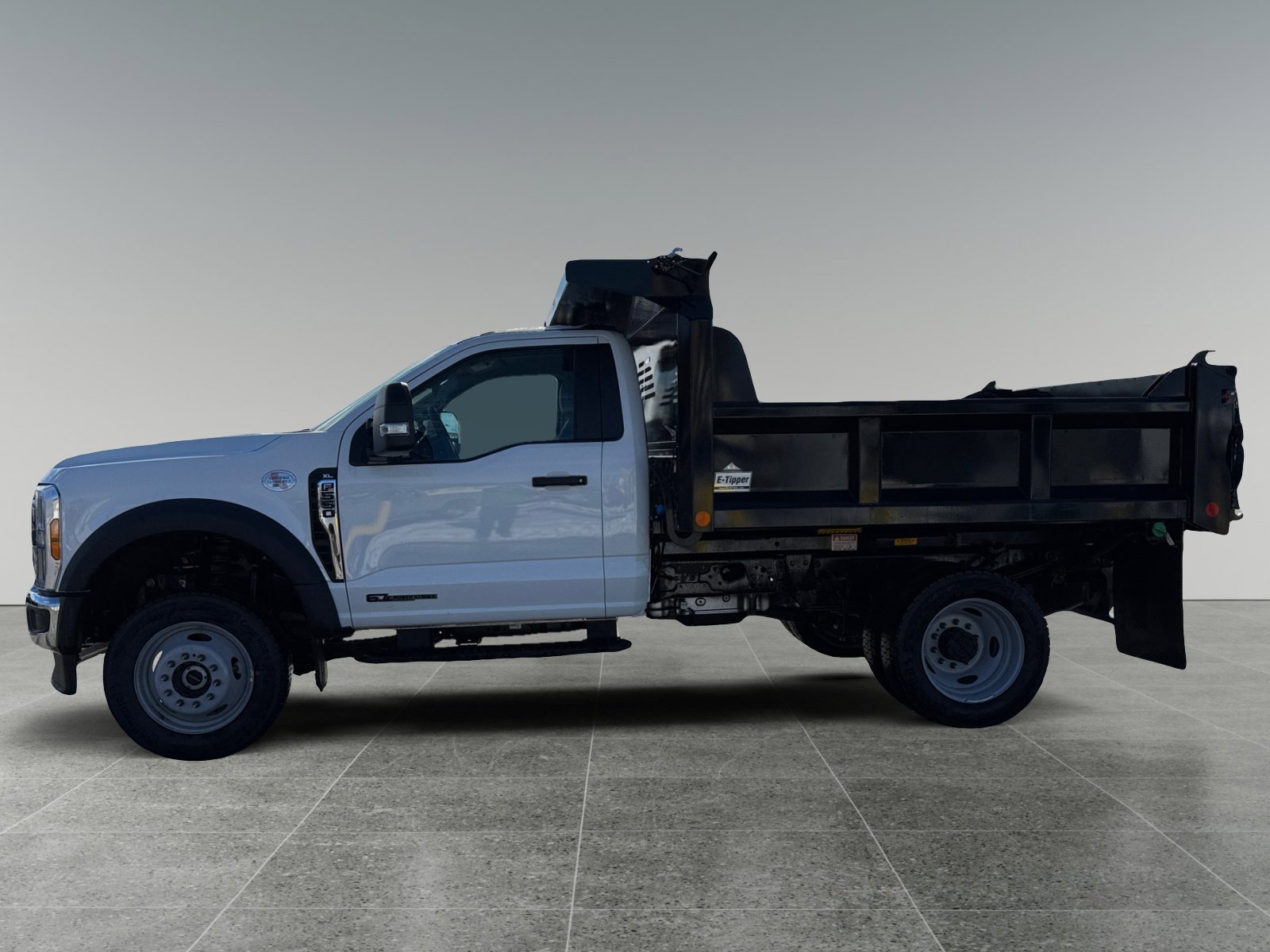 New 2026 Ford F550 4x4 Regular Cab Super Duty image 2