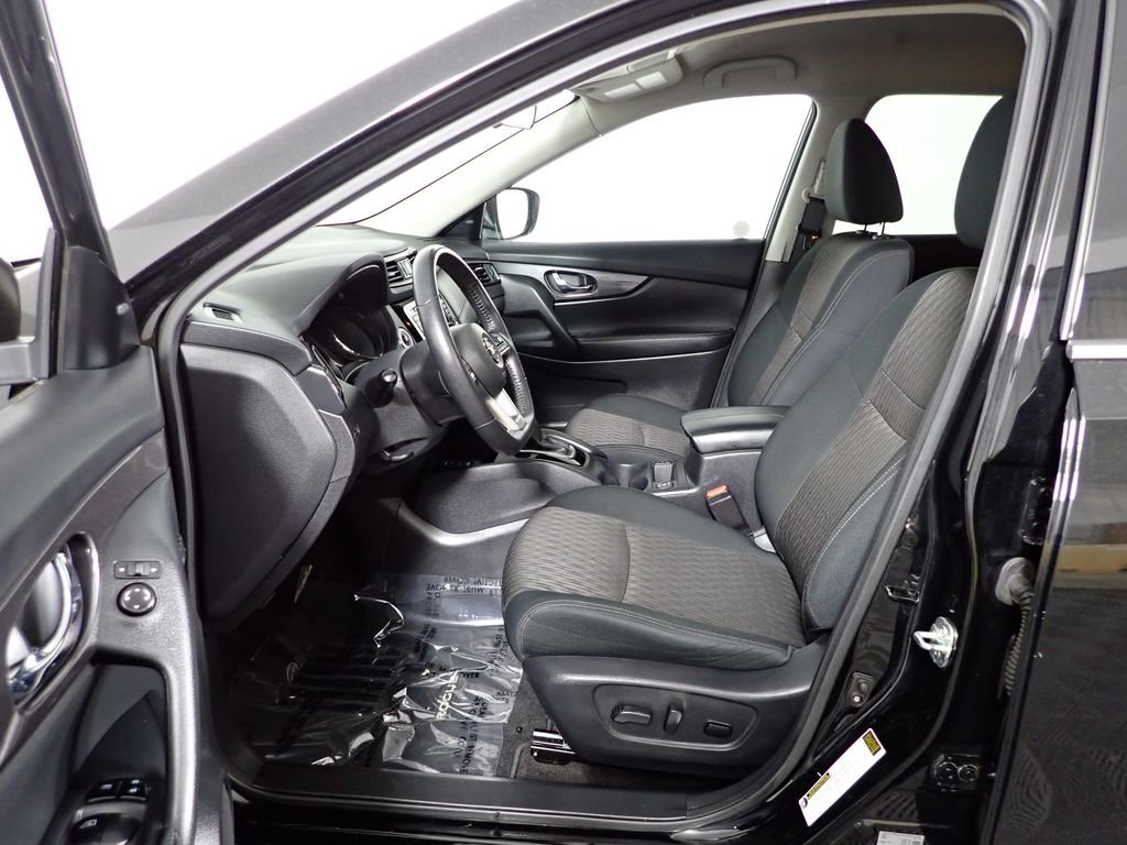 Used 2020 Nissan Rogue SV w/ Premium Package AWD/4WD image 25