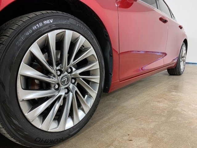 Used 2019 Lexus ES 300h image 2