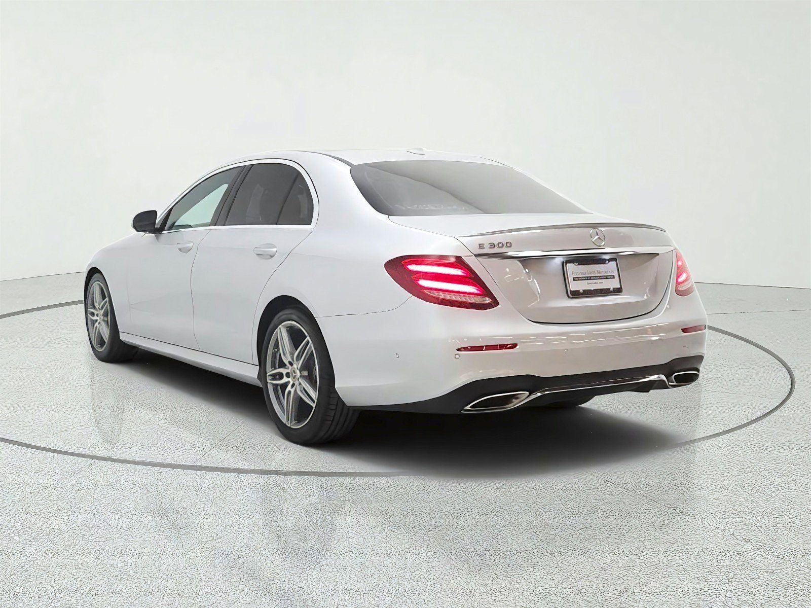Used 2019 Mercedes-Benz E 300 image 7