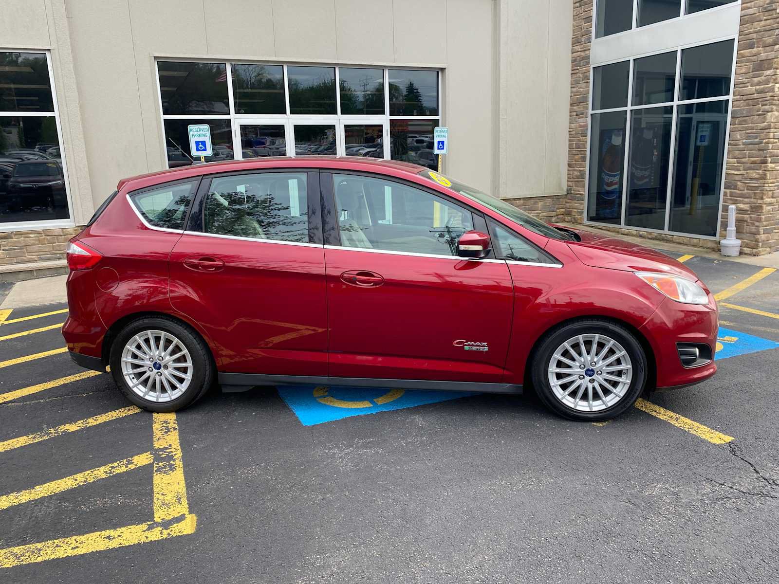 Used 2016 Ford C-MAX Energi SEL w/ Equipment Group 302A FWD image 14