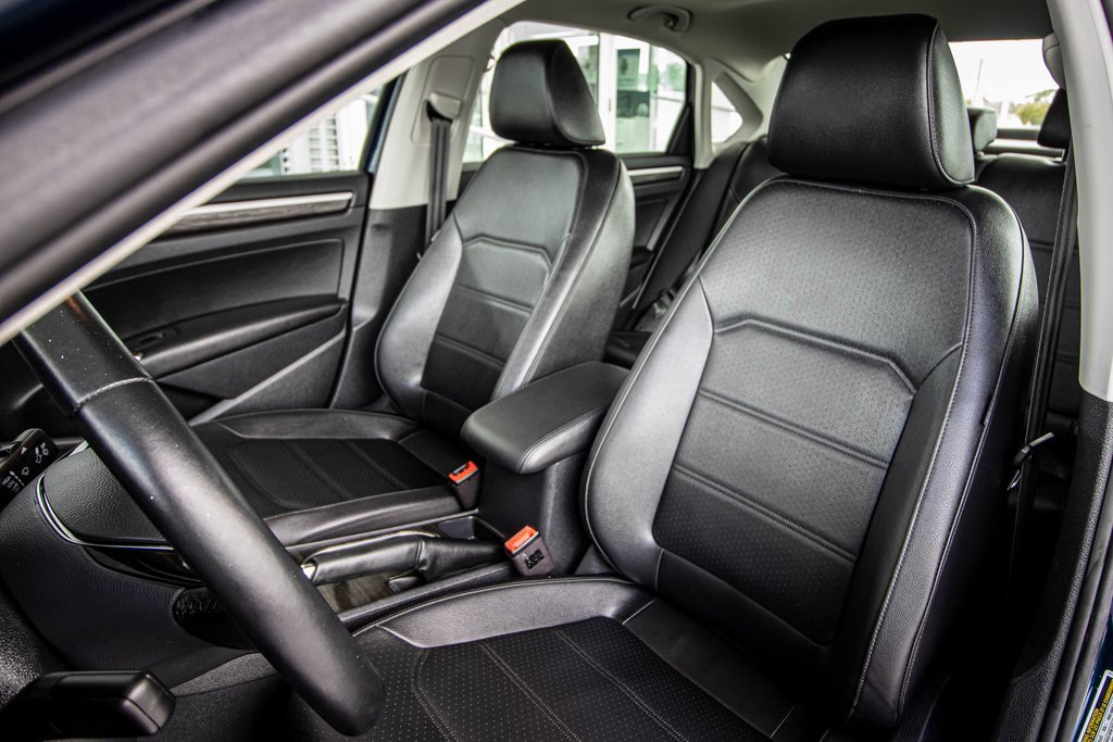 Used 2018 Volkswagen Passat 2.0T SE image 25
