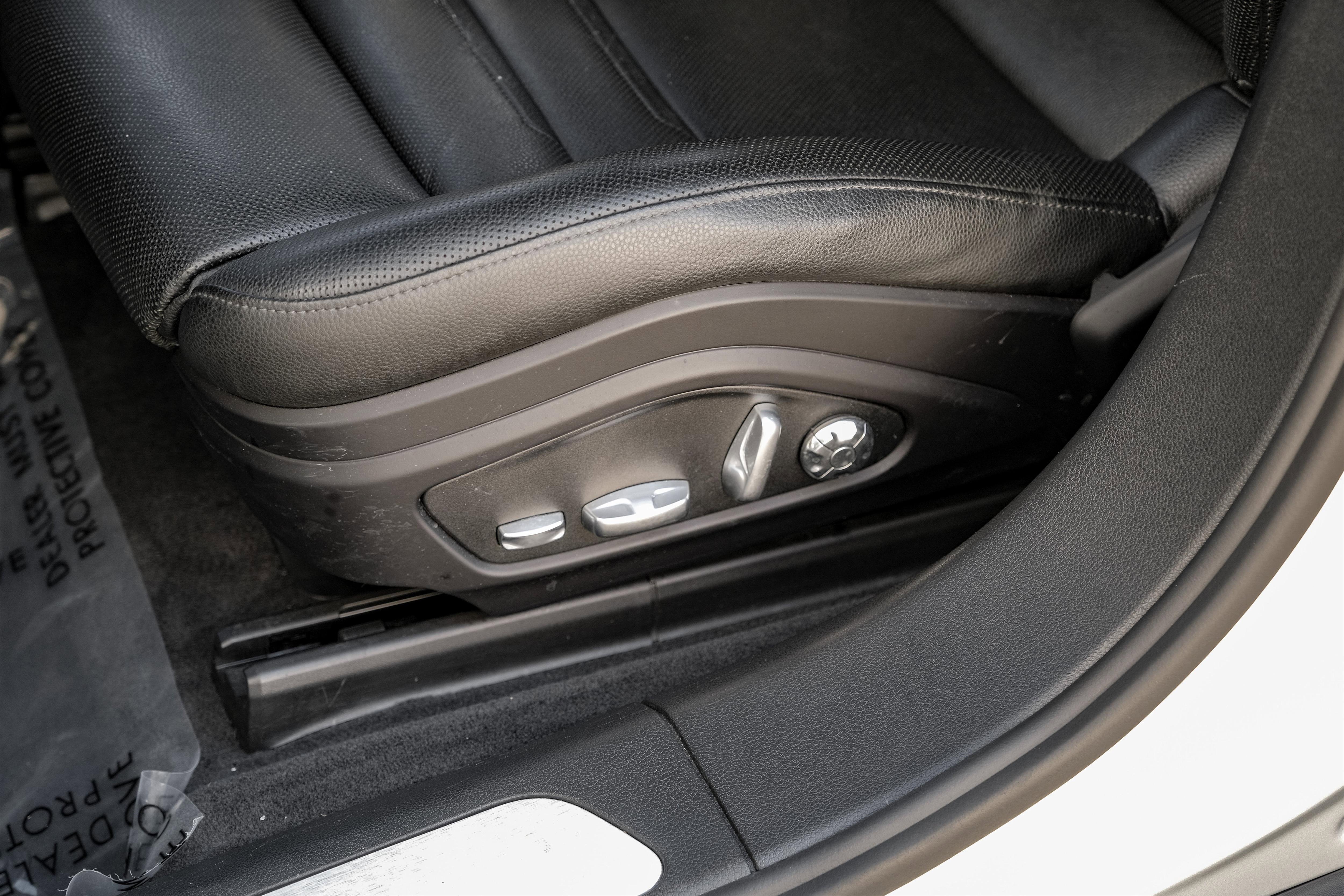 Used 2018 Porsche Panamera image 31