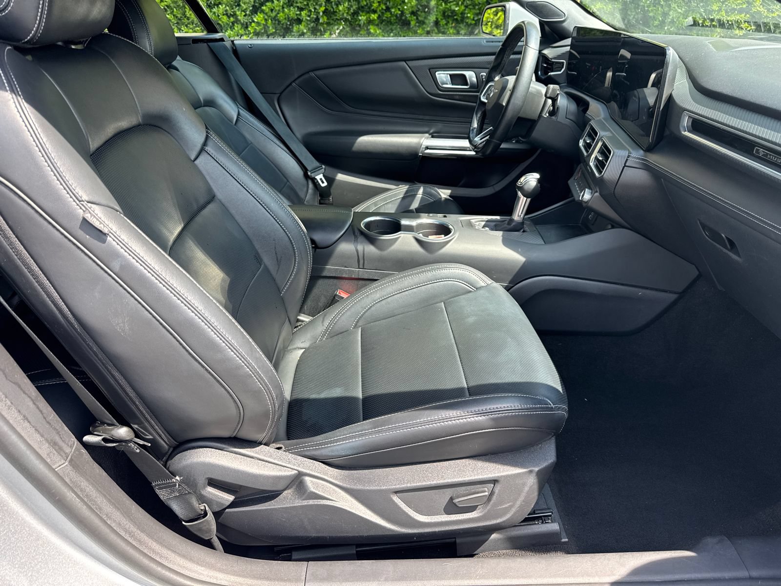 Used 2025 Ford Mustang Premium RWD image 13