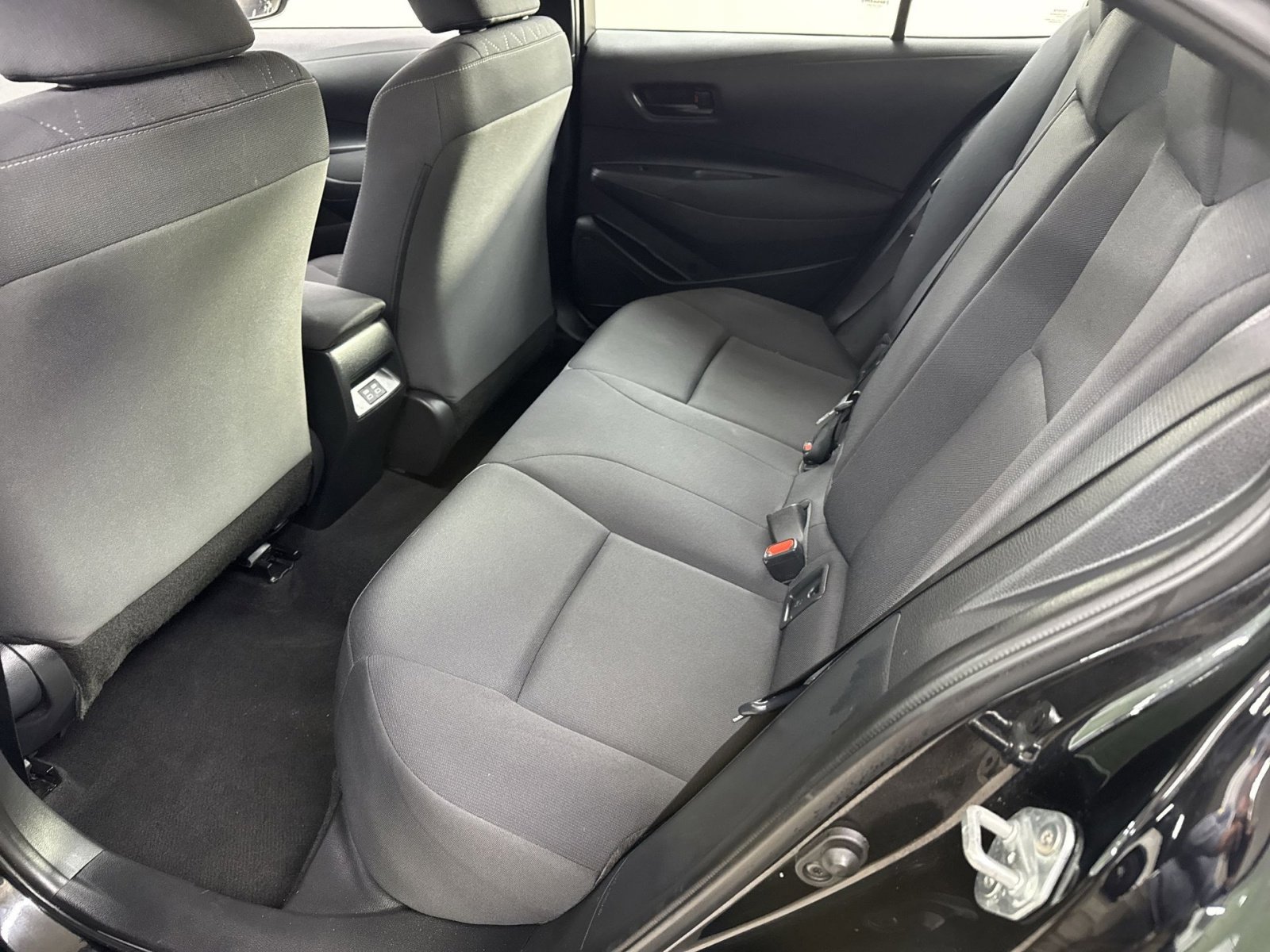 Used 2023 Toyota Corolla LE image 28