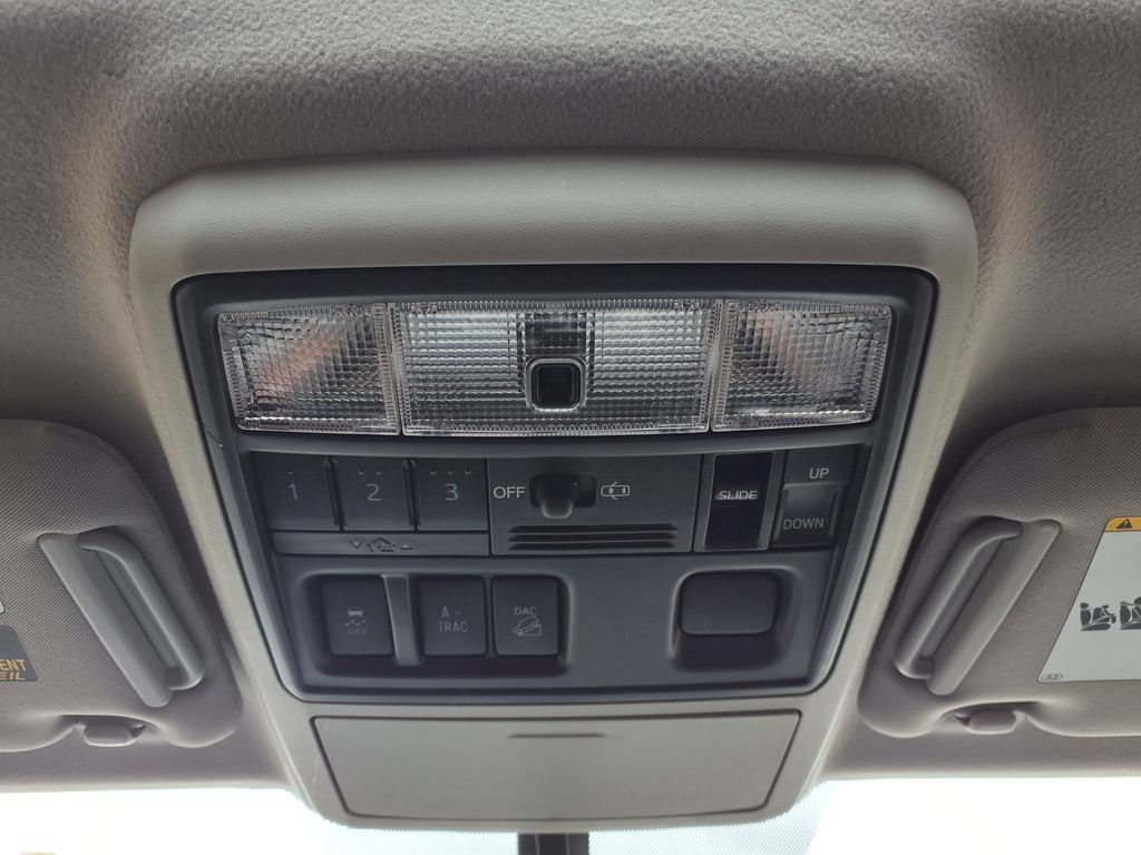 Used 2018 Toyota 4Runner SR5 Premium AWD/4WD image 26