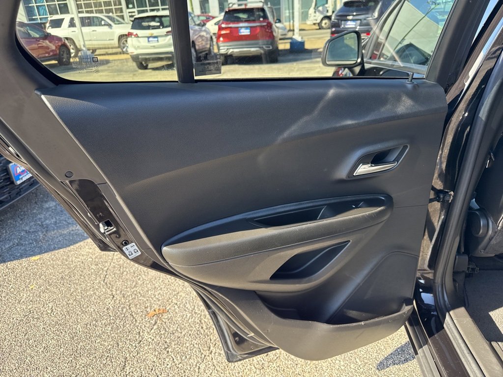 Certified 2021 Chevrolet Trax LT w/ Driver Confidence Package image 15