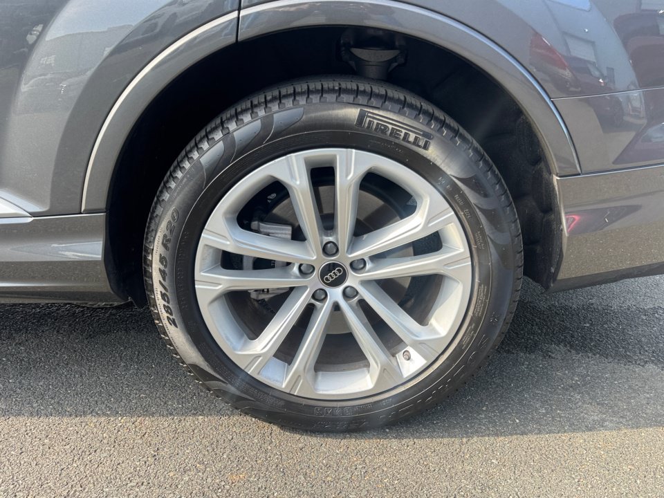 Certified 2025 Audi Q7 2.0T Premium w/ Convenience Package AWD/4WD image 22