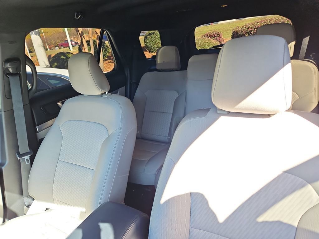 Used 2019 Ford Explorer 4WD w/ Class III Trailer Tow Package image 11