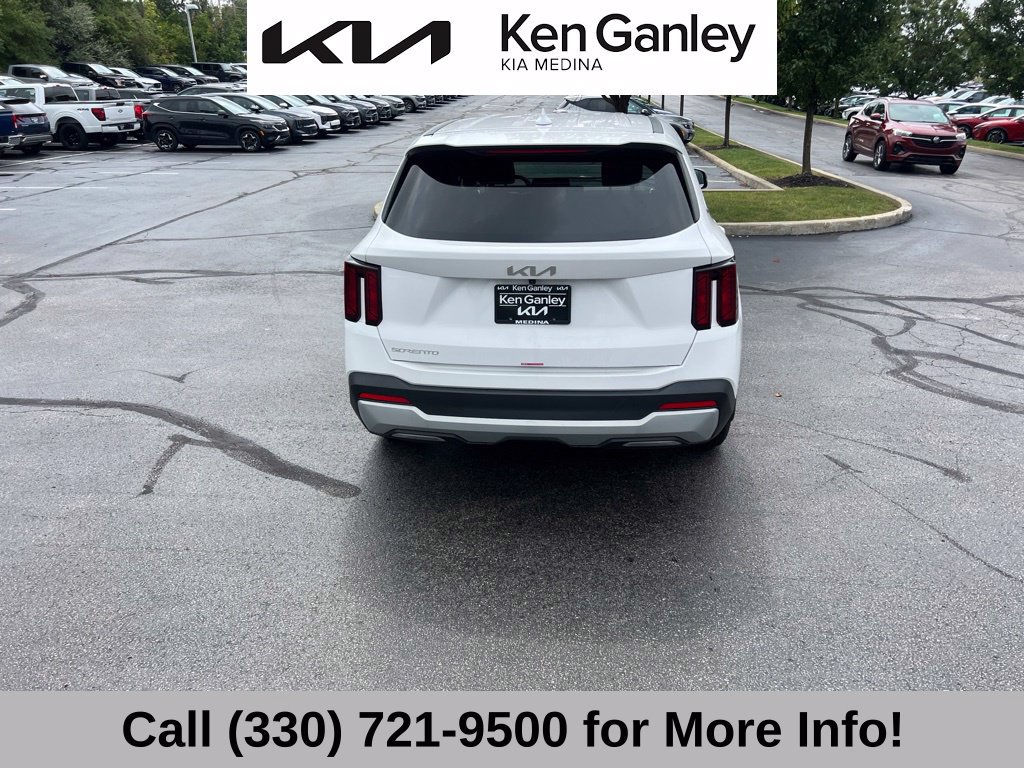 Certified 2026 Kia Sorento LX FWD image 13