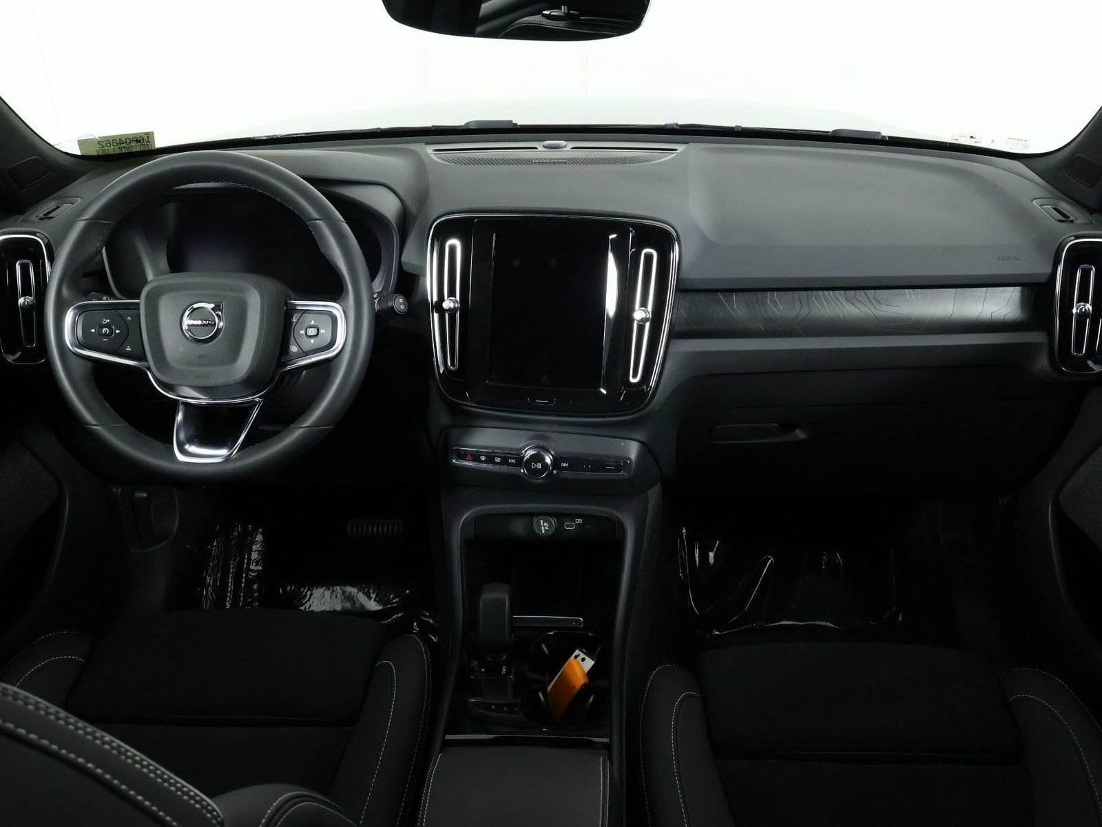 Certified 2023 Volvo XC40 Recharge Ultimate w/ Protection Package Premier AWD/4WD image 7