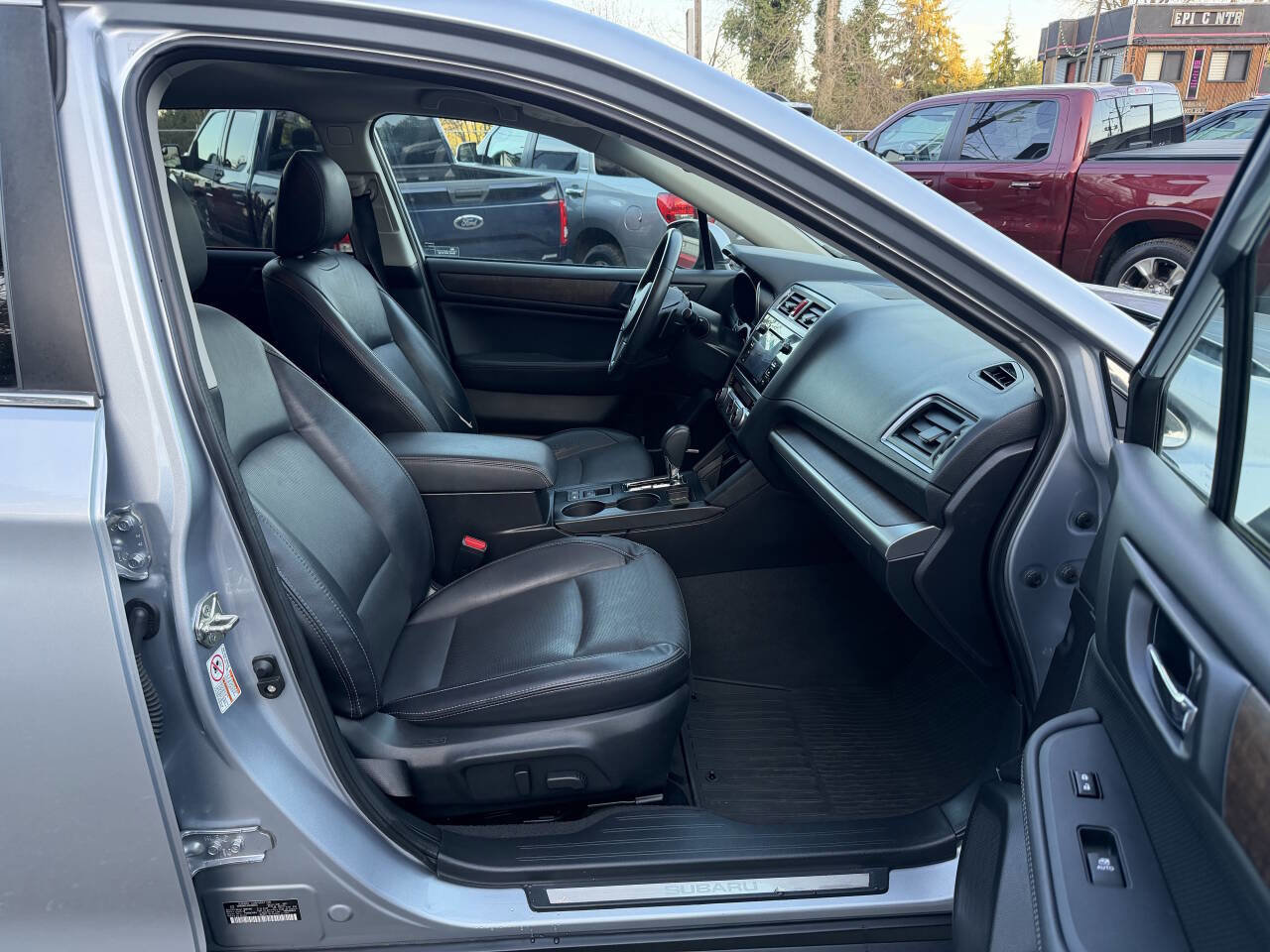 Used 2017 Subaru Outback 2.5i Limited w/ Popular Package #5 image 21